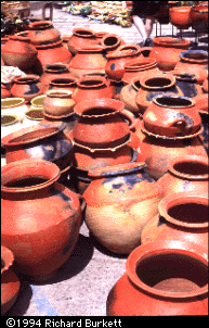 Jatumpamba pottery in the market in Cuenca, Ecuador
